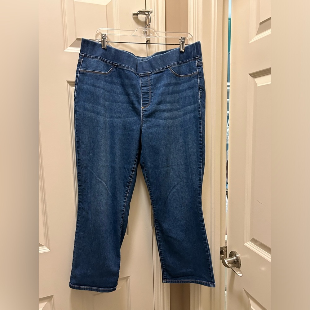 Talbots size 16 pull on denim flare crop pant